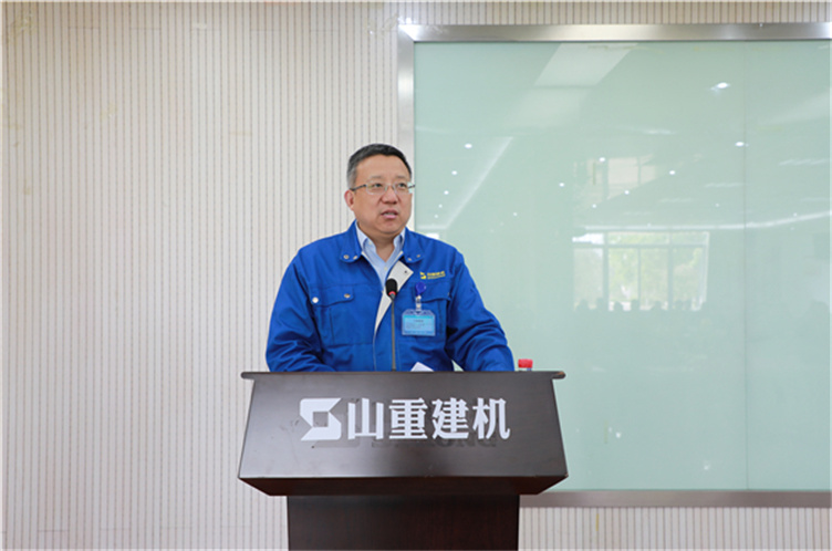 青春心向黨 奮斗新征程 山重建機(jī)召開“五一、五四”表彰大會