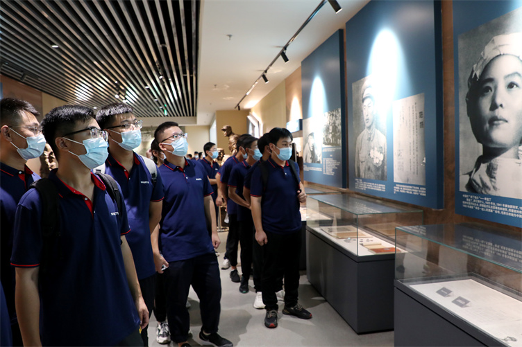 EK1A1337s.jpg EK1A1337s.jpg